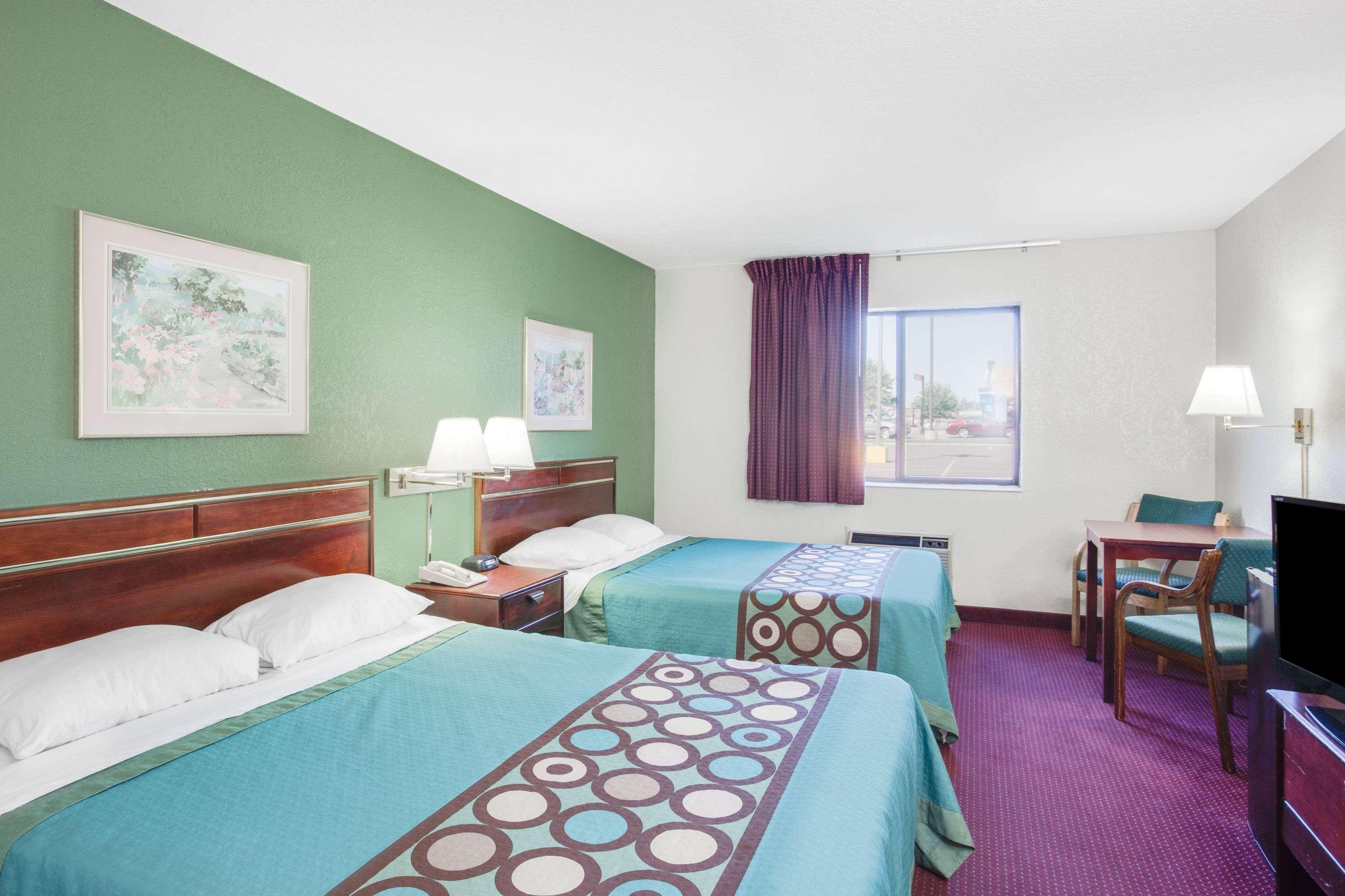Motel Super 8 By Wyndham Kennett Zewnętrze zdjęcie